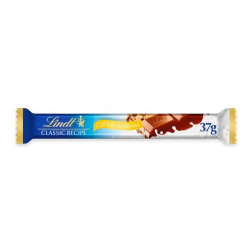 CLASSICS SNACKING COOKIES & CREAM BAR £1.20 37g Main image